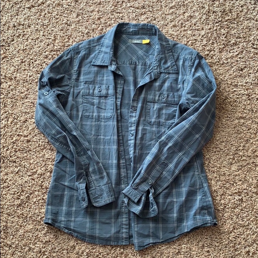 Sz M long sleeved blue and white cabelas shirt